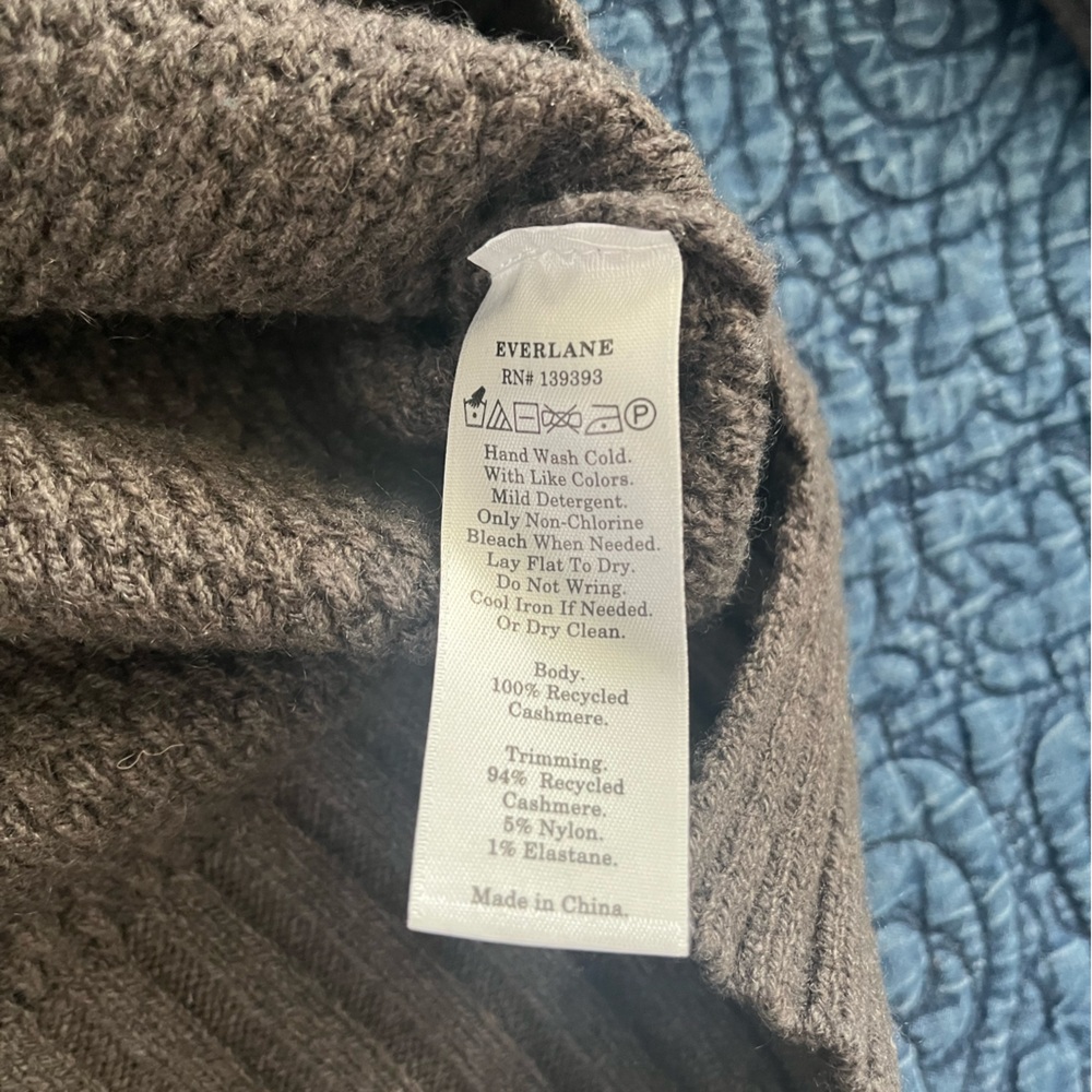 Everlane 100% Cashmere Stroopwafel Sweater in Brown/ Dark Cacao - Picture 4 of 4